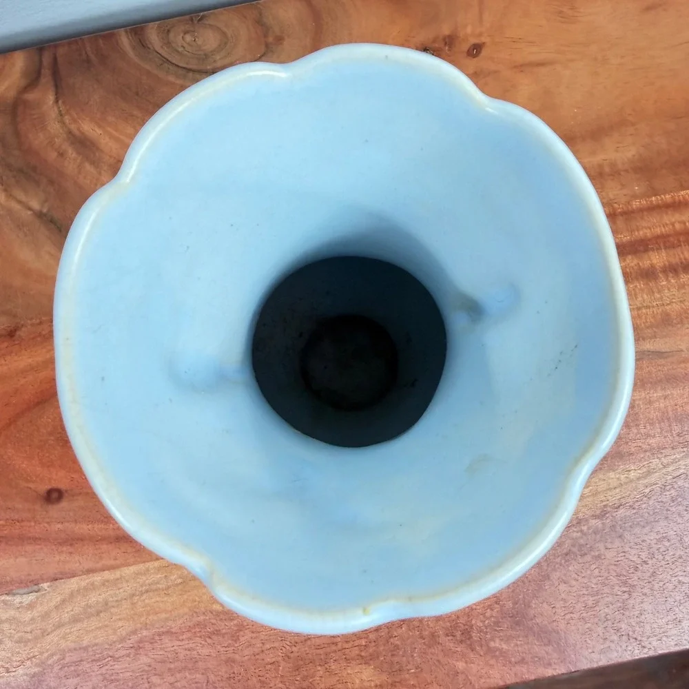 Vintage Weller Art Pottery Water Lily Blue Ombre Double Handle Vase L-2-8 1/2